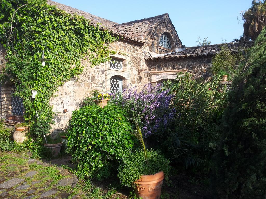 Relais De Charme - B&B Short Lets La Casa Di Francesca Sant'Agata Li Battiati ภายนอก รูปภาพ